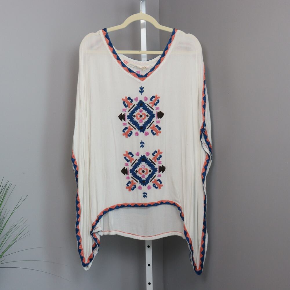 Chelsea & Violet Embroidered Boho Poncho Blouse Size‎ Small Rayon Festival Top